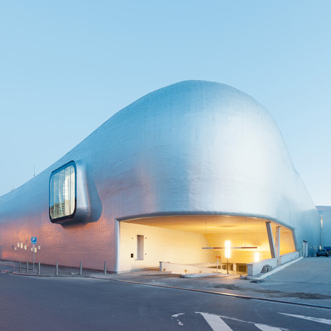 Ice rink of Liège by L'Escaut